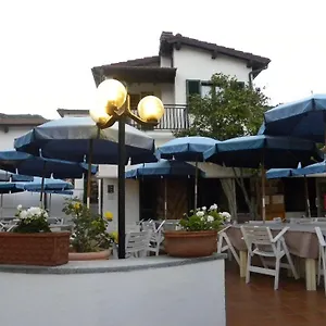 Hotel Dell'amicizia, Seccheto